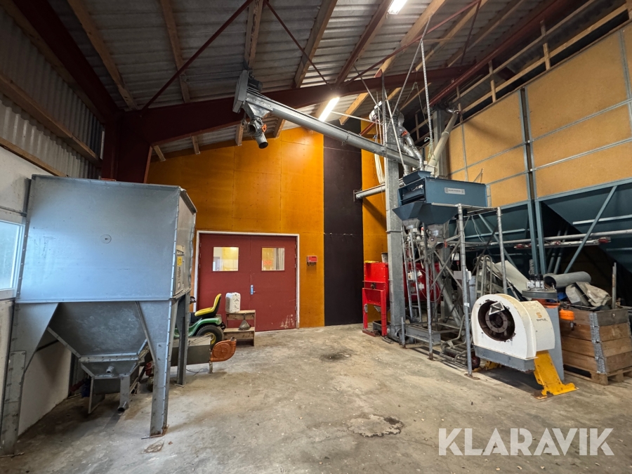 Diverse siloer og kornudstyr 