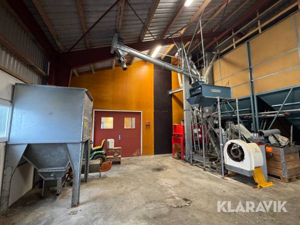 Diverse siloer og kornudstyr 