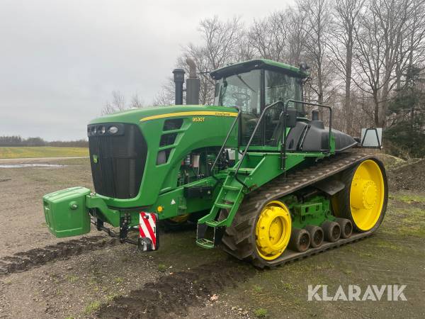 Traktor John Deere 9530T på helt nye larvebånd