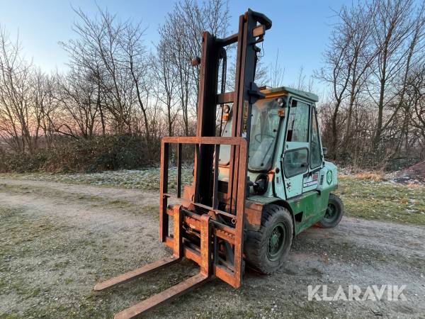 Truck Mitsubishi FD 35 T