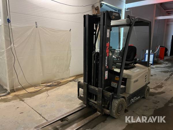 Gaffel truck Crown SCF 6040