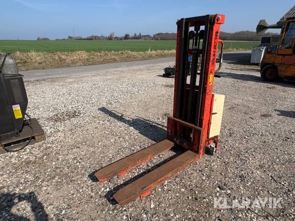 Pallestabler Plus truck