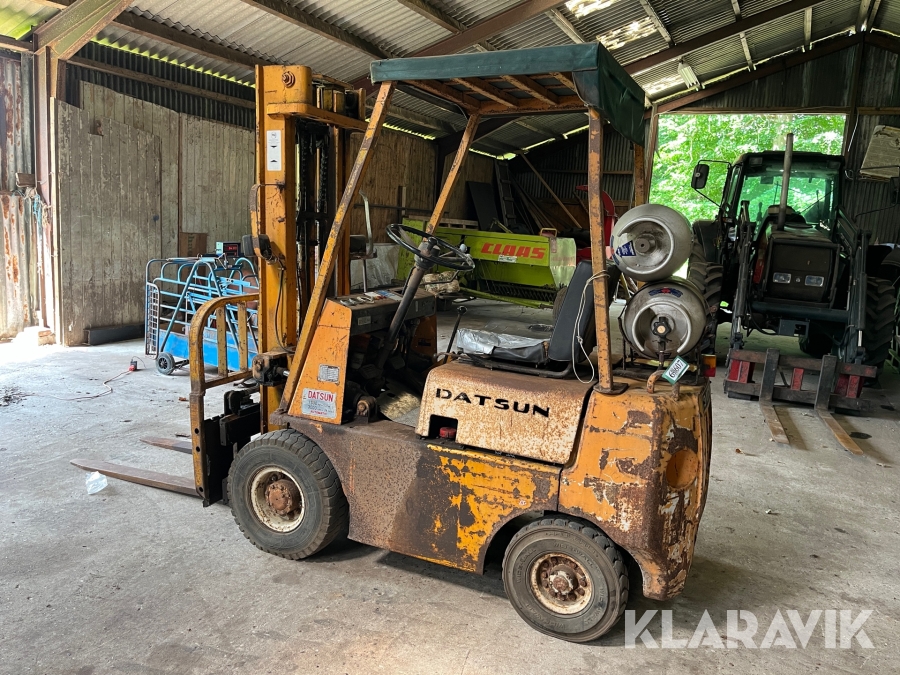 Gas truck Datsun FG103