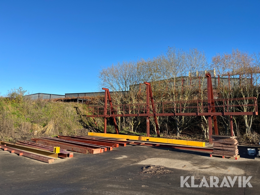 Stålbjælker, riste og platform