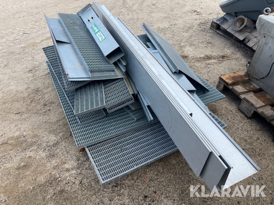 Blandet lot riste og stålplader