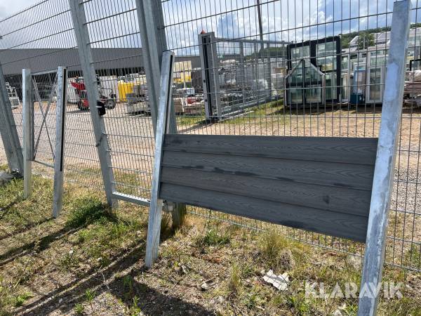 Hegn med låge Kirkedal