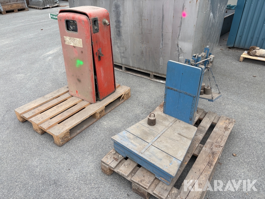 Antik dieseltank og vægt