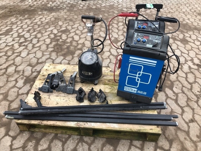 Auto tagbøjler, luftbeholder, autolader 2 stk.