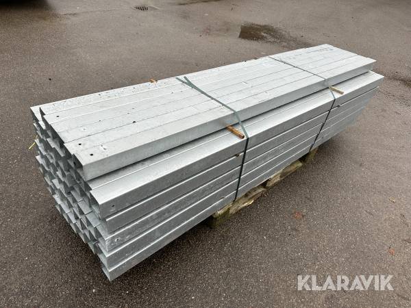 Galvaniserede stolper 56 styk. 2,5m. lange