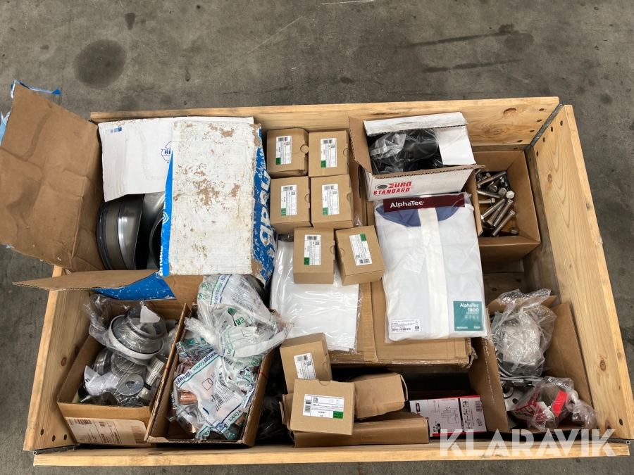 Blandet lot - LED lamper, bolte og øvrigt