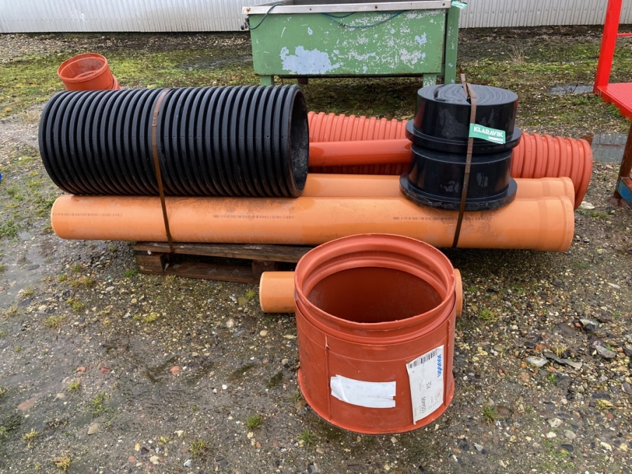 Klaravik Auktioner | PVC rør