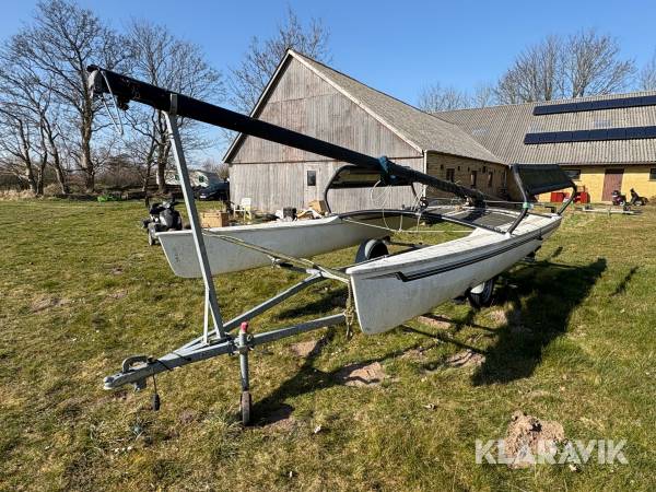 Katamaran båd med trailer Hobiecat 17