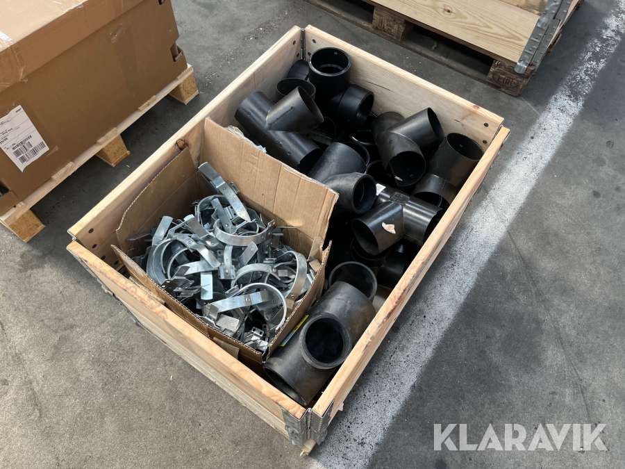 Lot - Reservedele og udstyr til tagrender