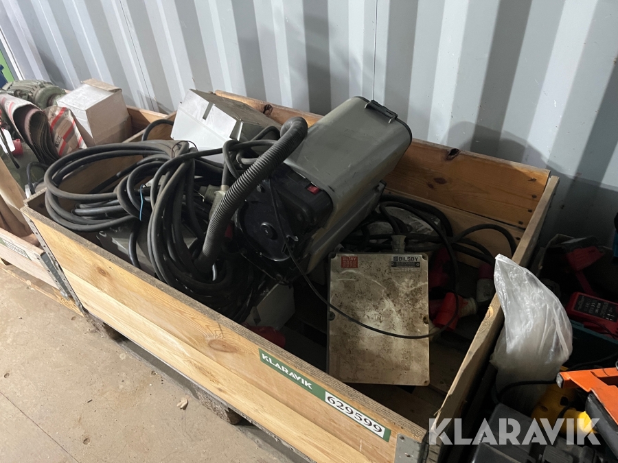 Palle med diverse udstyr