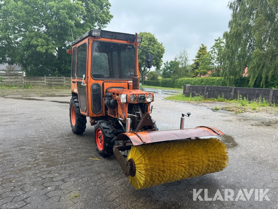 Kompakt traktor Kubota B7 100 HD