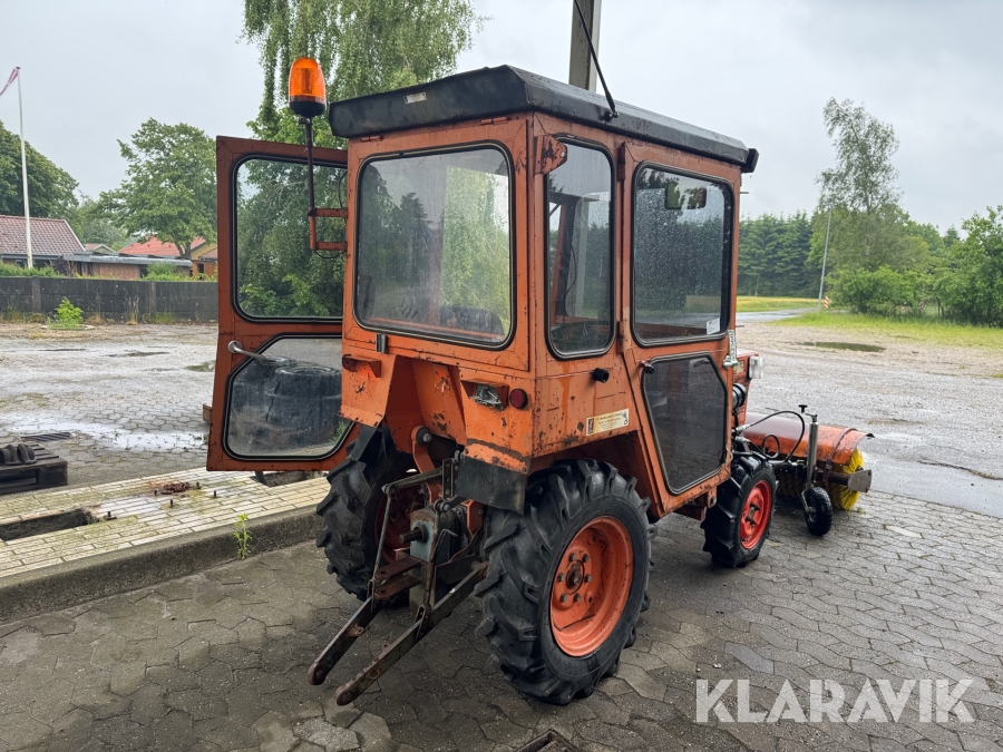 Kompakt traktor Kubota B7 100 HD