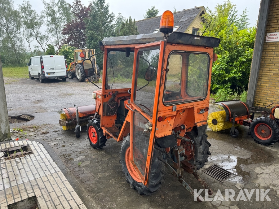 Kompakt traktor Kubota B7 100 HD