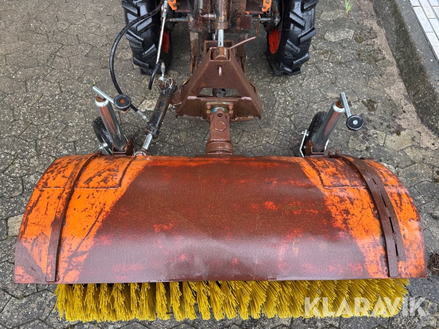 Kompakt traktor Kubota B7 100 HD