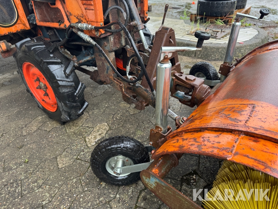 Kompakt traktor Kubota B7 100 HD