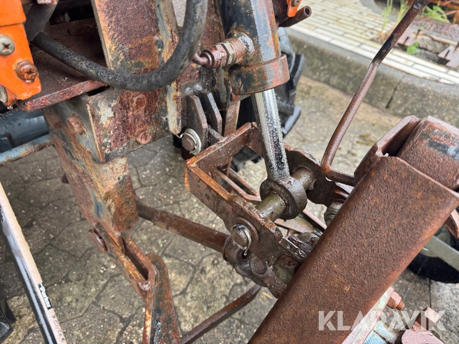 Kompakt traktor Kubota B7 100 HD