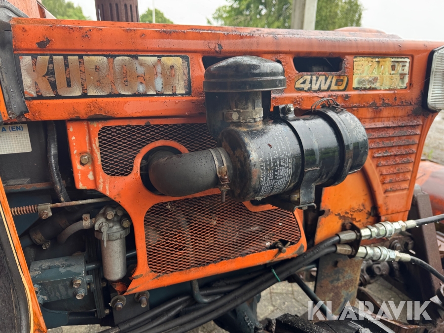 Kompakt traktor Kubota B7 100 HD
