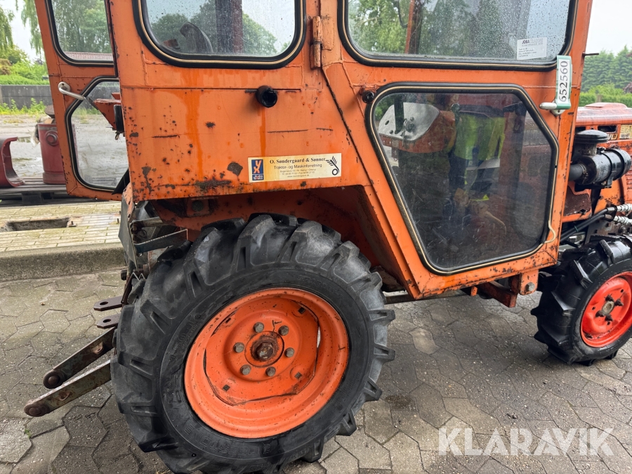 Kompakt traktor Kubota B7 100 HD