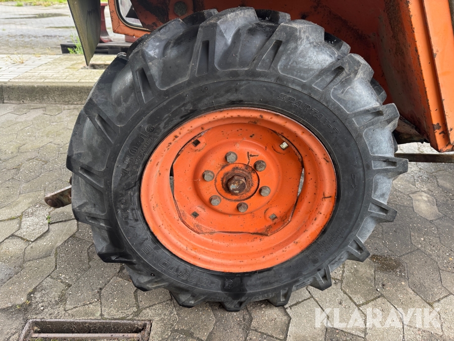 Kompakt traktor Kubota B7 100 HD