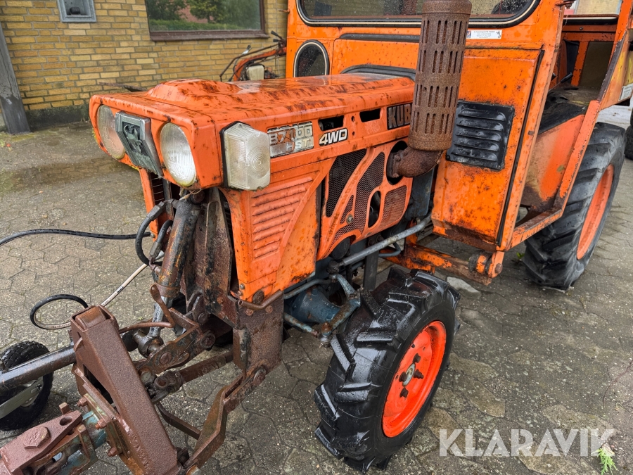 Kompakt traktor Kubota B7 100 HD