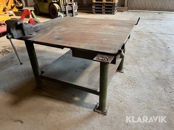 Svejsebord med skruestik