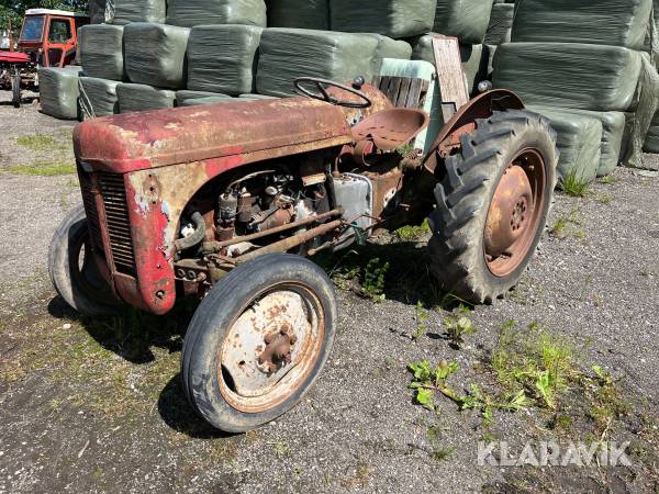 Massey Ferguson 26