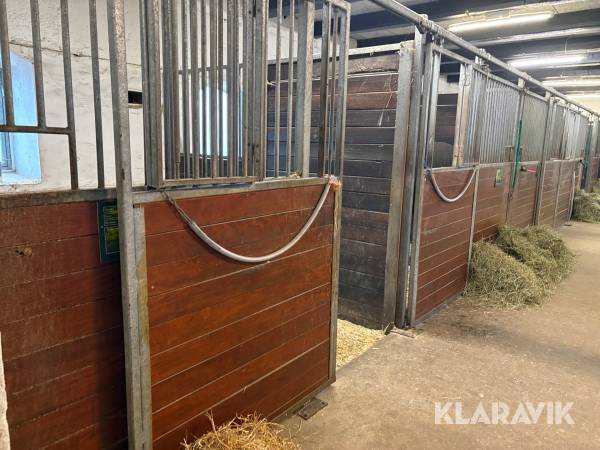 Hestestalds inventar - 11 bokse i alt