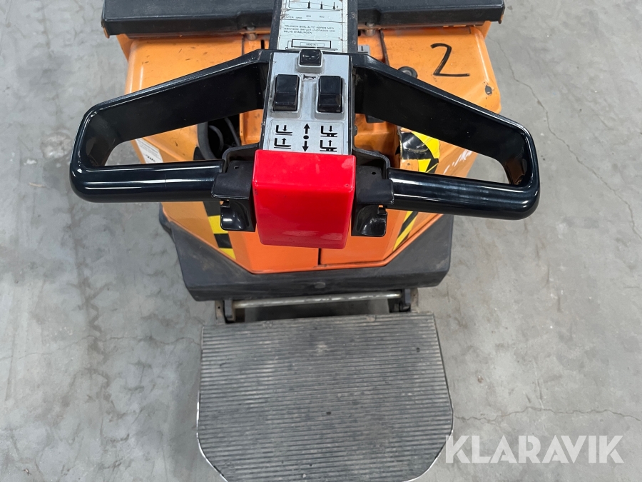 El stabler Toyota SM 12 F / 1 integreret lader