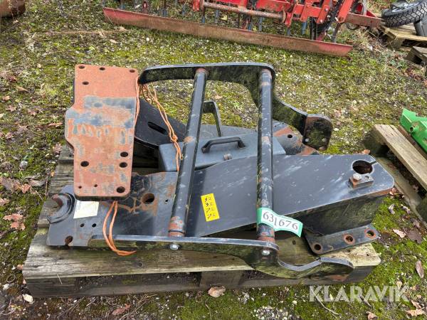 Frontlæsserbeslag John Deere med værktøjskasse