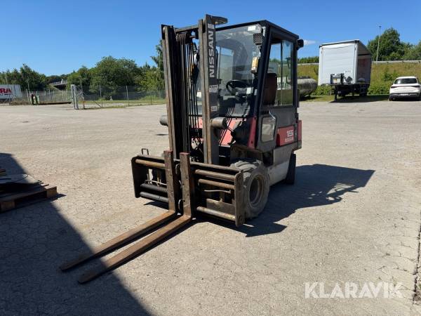Truck Nissan NJ01A15