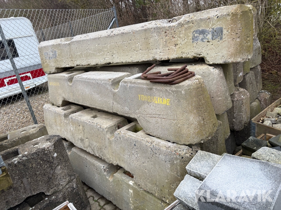 Betonblokke og betonbarrierer 30 styk