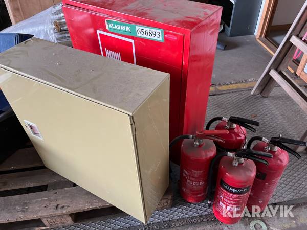 Brandskabe 2 brandskabe og 4 slukkere