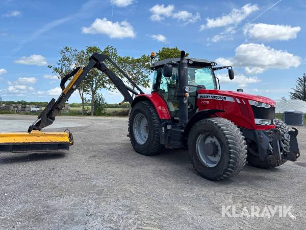 Traktor Massey Ferguson MF 7718 med tilbehør 