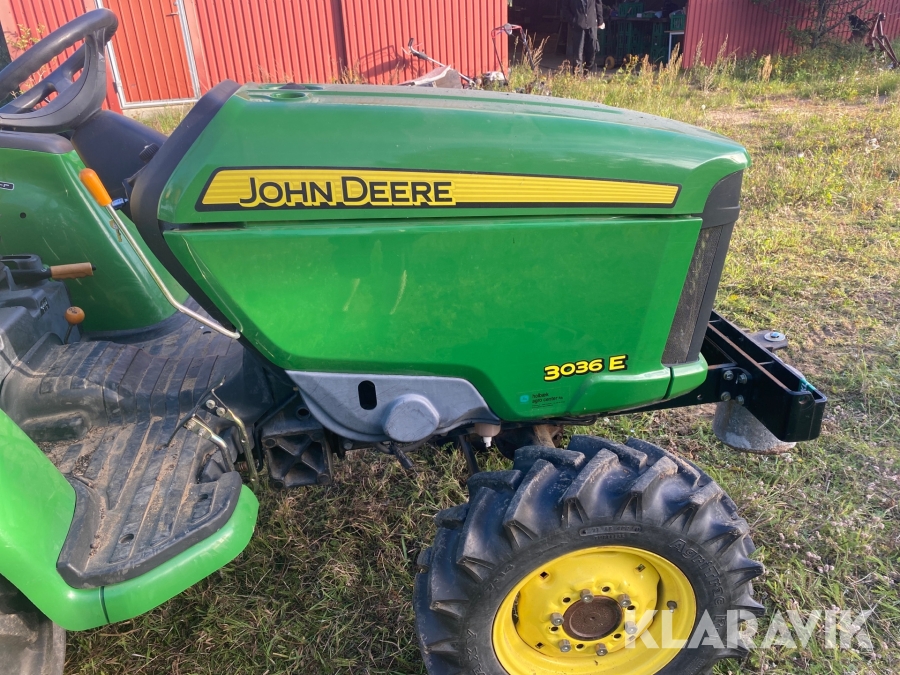 Traktor John deere 3036 e