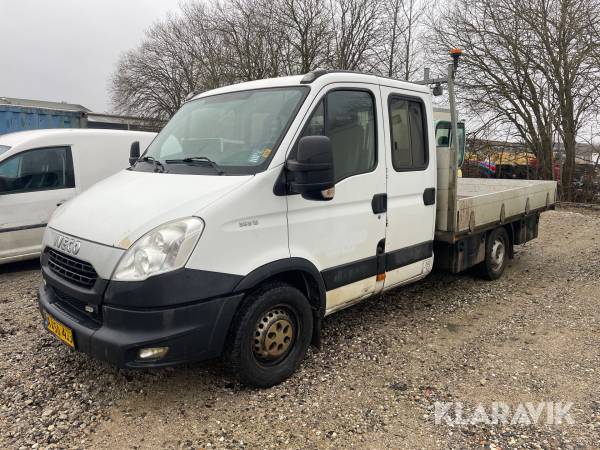 Varebil Iveco Daily 35SD 2,3 D med kran