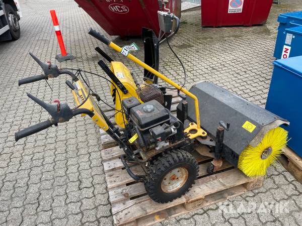 Redskabsbærer med kost og Sneslynge TEXAS Combo 800