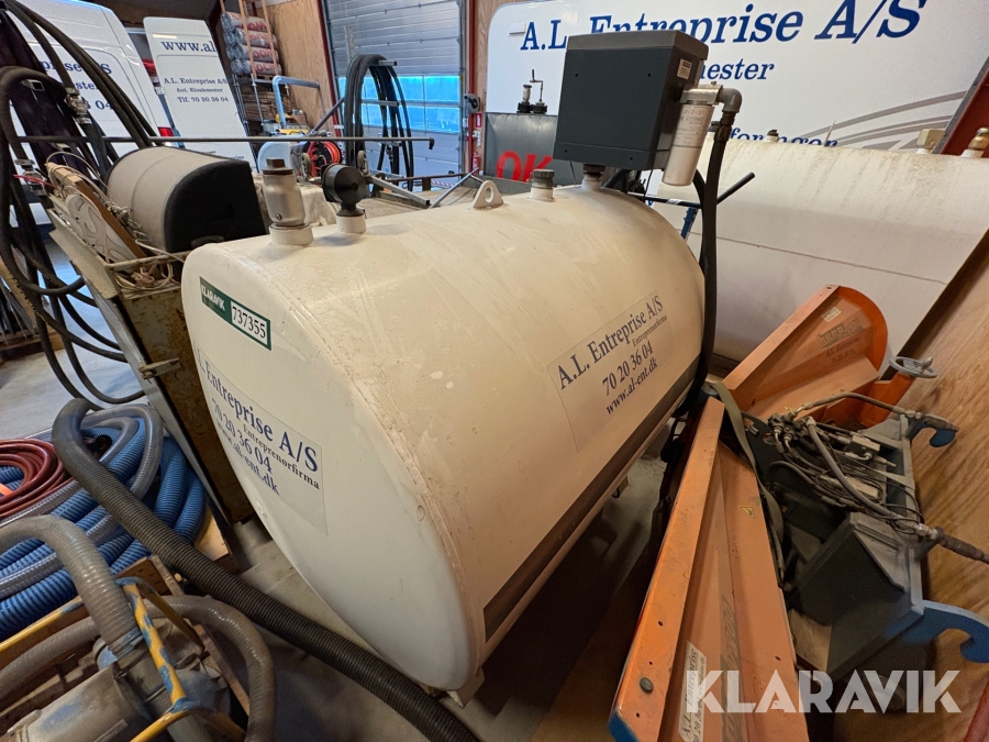 Olietank med pumpe 1.500 L ROUG