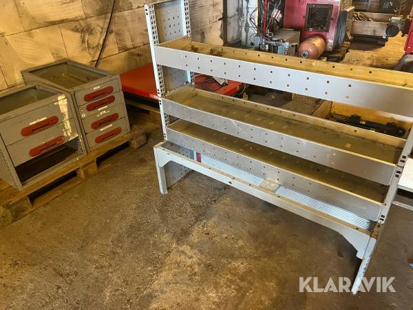 Værktøjs reol og skuffer