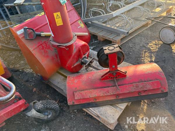 Sneskraber og slynge til Nibbi