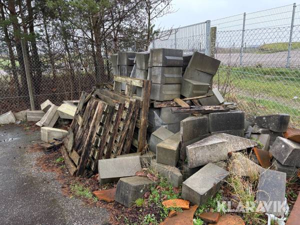 Betonklodser cirka 200 styk