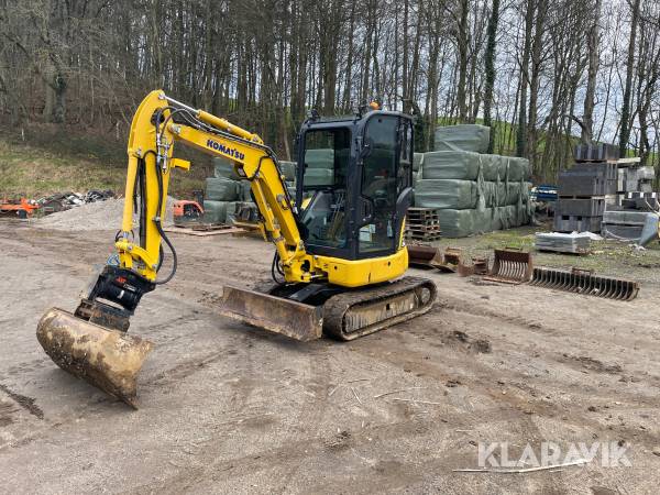 Minigraver Komatsu PC26MR-5 med 9 styk tilbehør