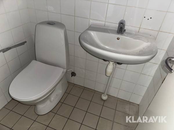 Lot med håndvaske og toiletter