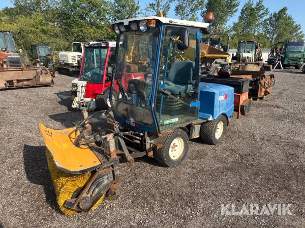 Redskabsbærer Vitra City 2000 med kost og saltspreder