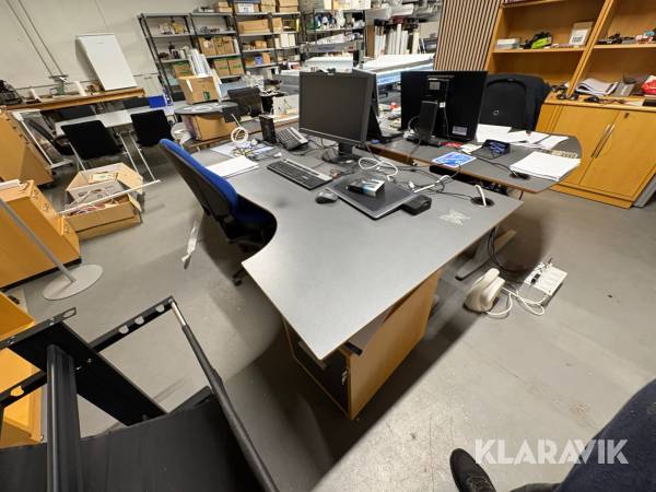 Hævesænke bord og stol