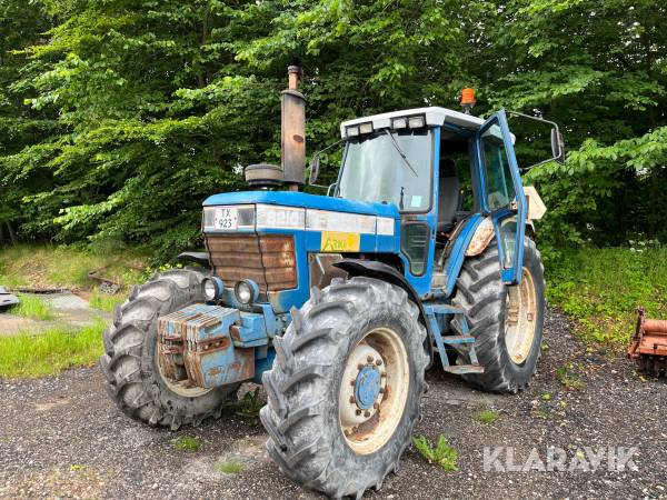 Traktor Ford 8210
