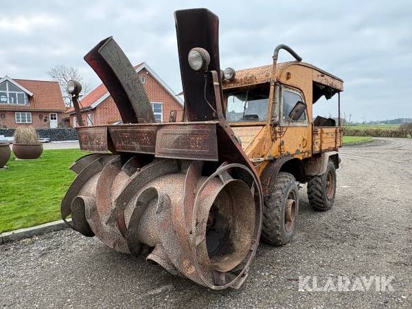 Unimog Lastbil Mercedes 411.110